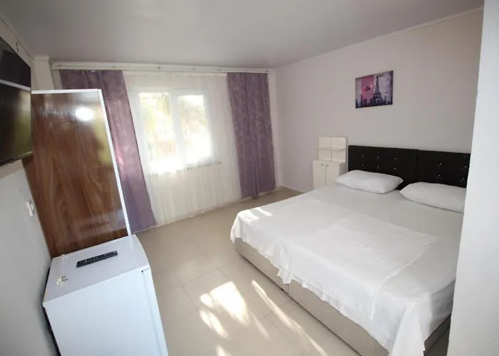 Aparthotel Avsa Guenes *