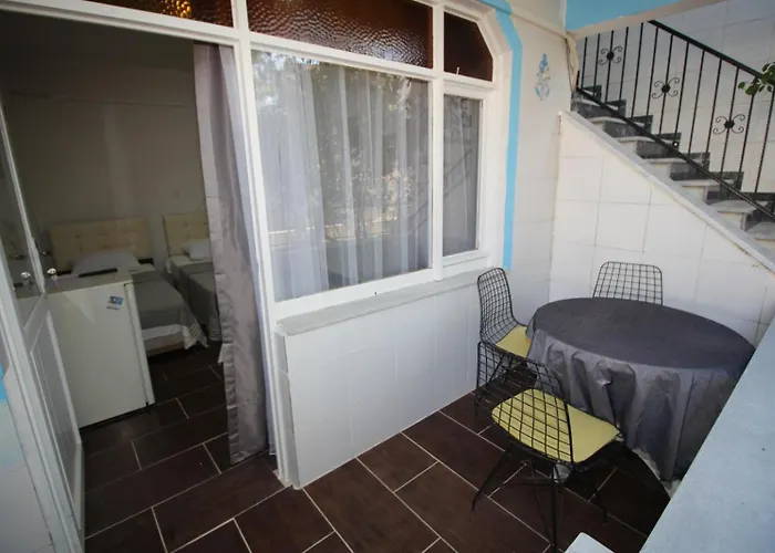 Aparthotel Avsa Guenes *