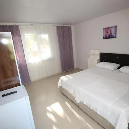 Apartahotel Avsa Guenes *